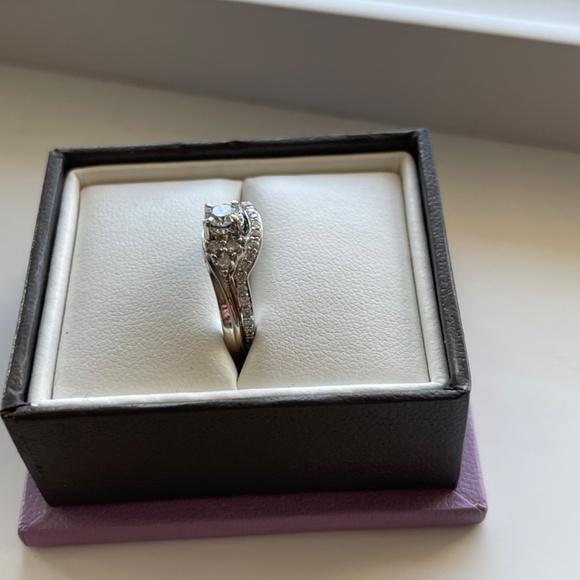 Engagement and wedding band set - Picture 2 of 7